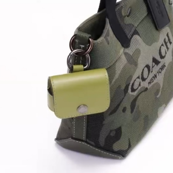 NEW Coach Pink Wireless Earbud Case - Picture 5 of 8